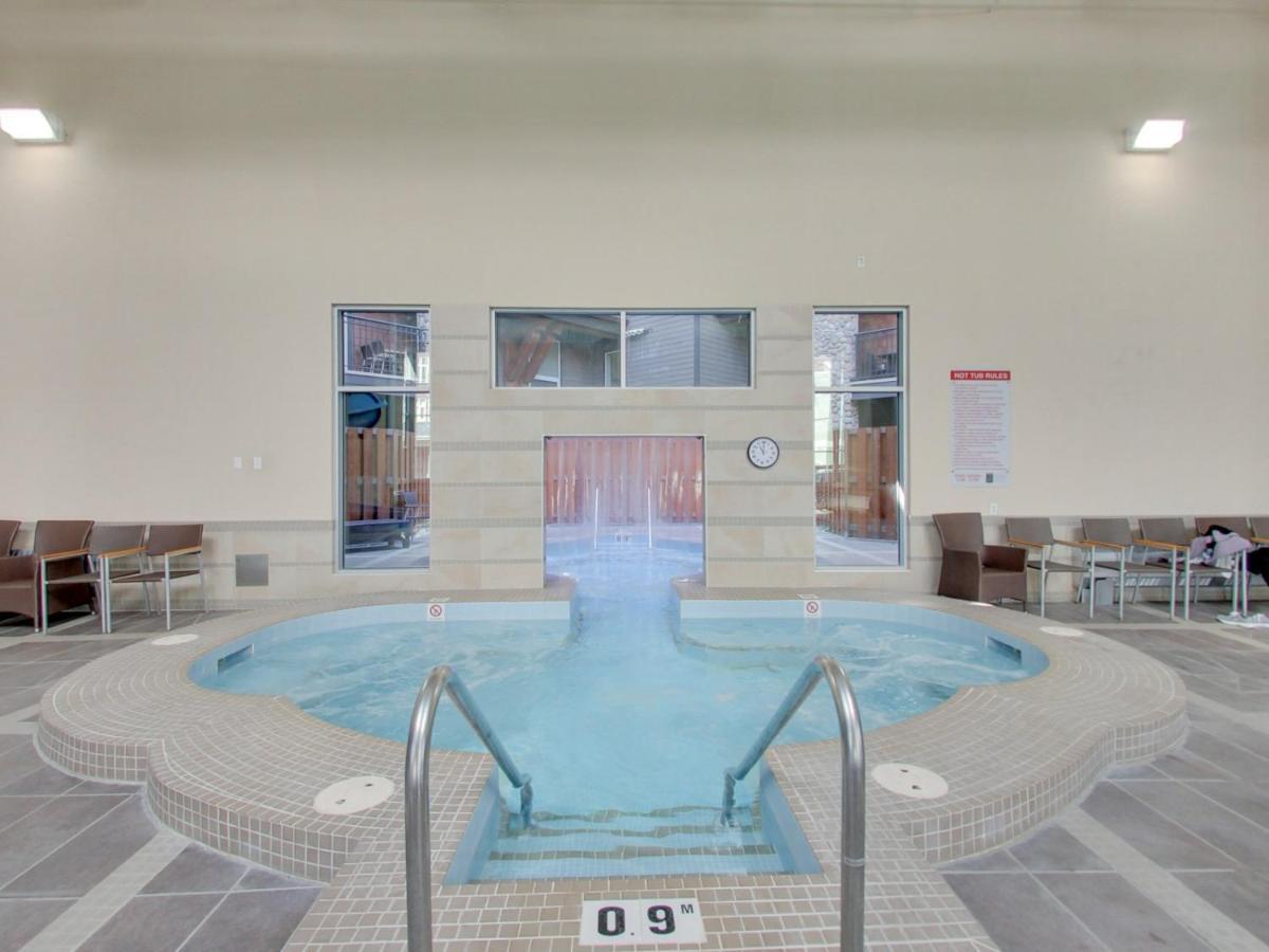 The Mountaineer By Instantsuites Pool & Hottub Canmore Extérieur photo