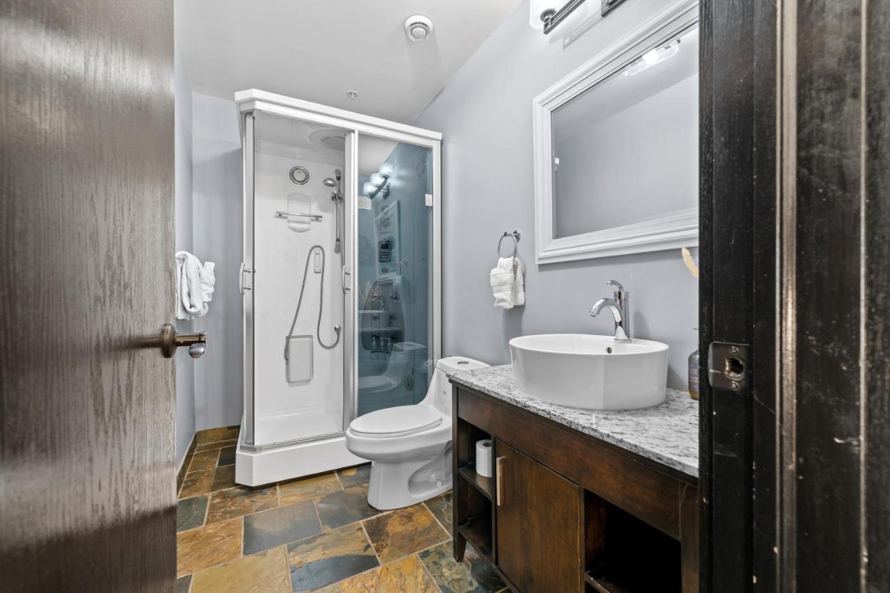 The Mountaineer By Instantsuites Pool & Hottub Canmore Extérieur photo
