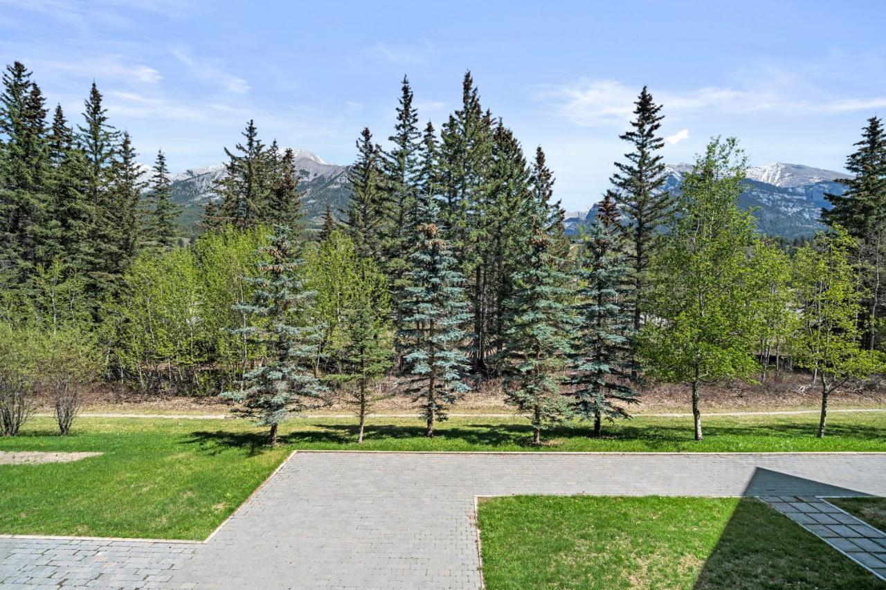 The Mountaineer By Instantsuites Pool & Hottub Canmore Extérieur photo