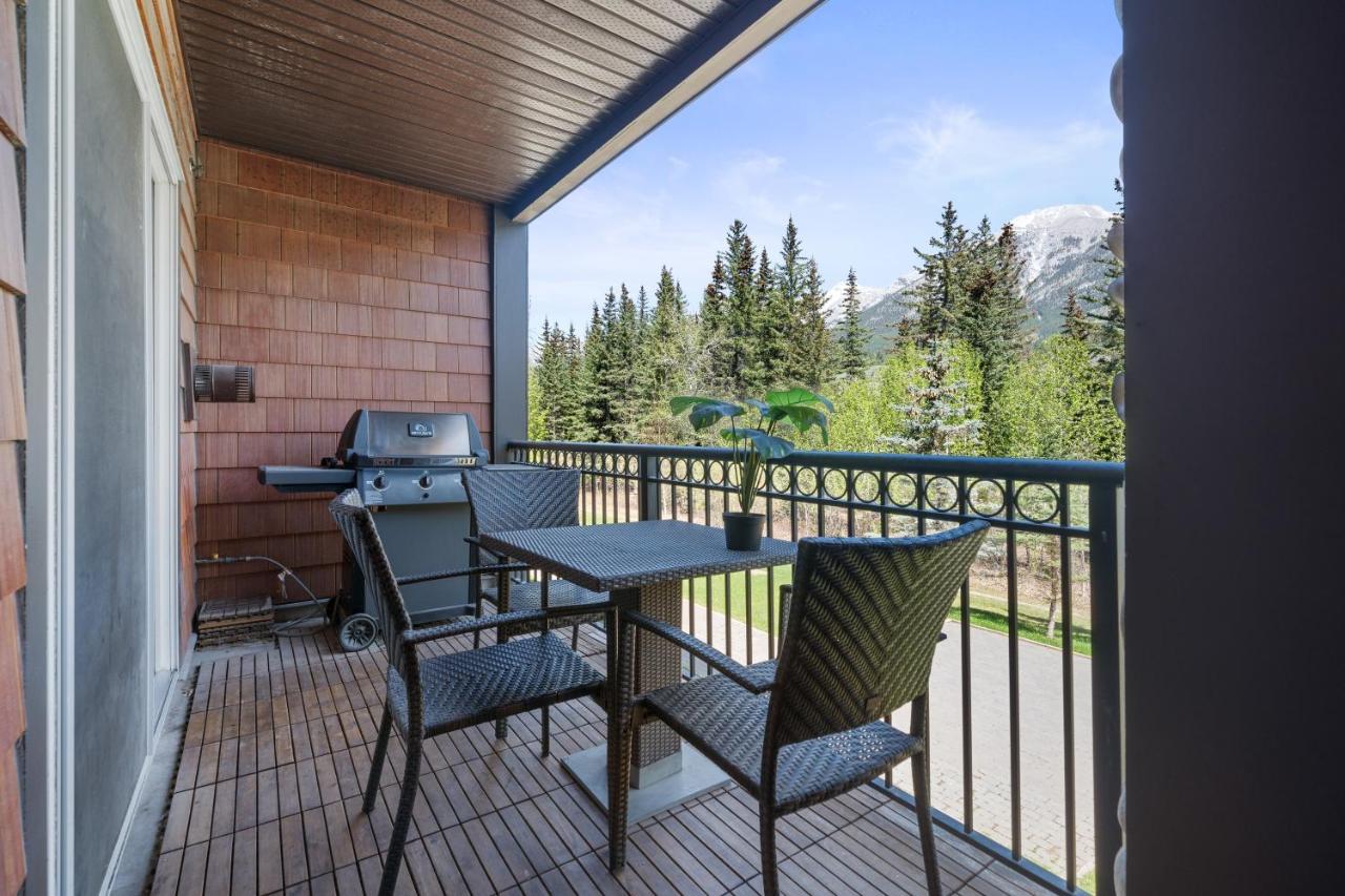 The Mountaineer By Instantsuites Pool & Hottub Canmore Extérieur photo